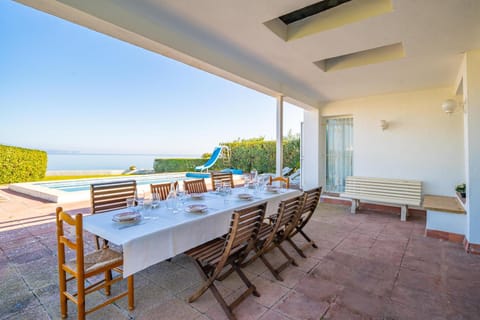 Patio, Dining area