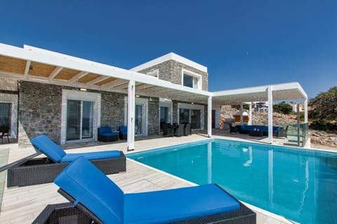 Balcony/Terrace, Swimming pool