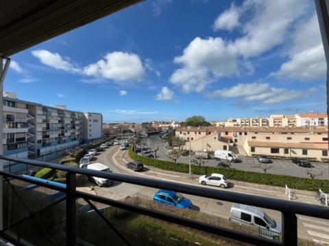 Studio cabine résidence avec piscine et garage le Lagon bleu Apartment in Le Grau-du-Roi