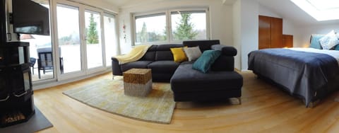 Photo of the whole room, Seating area