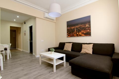 FELIP II - Spacious and quiet apartments Condo in Barcelona