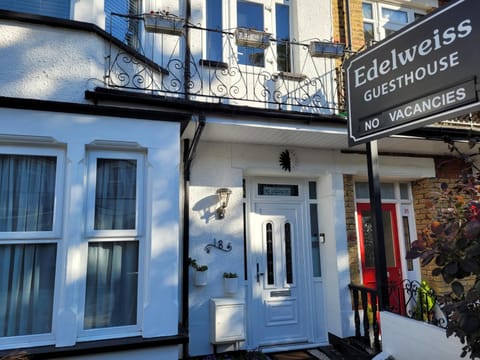 Edelweiss Guest House Bed and Breakfast in Southend-on-Sea