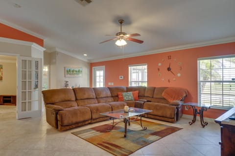 Family-Friendly Home about 10 Mi to Downtown Cape Coral Casa in Cape Coral