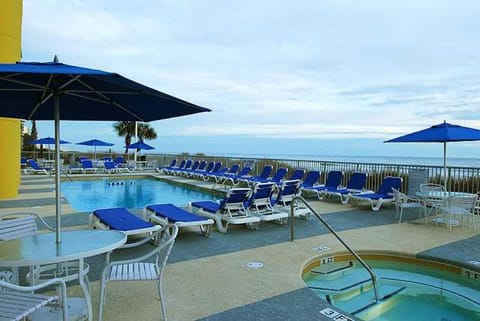 Luxury 3BR Seaside Resort, Fantastic Views, Shop, Dine, Enjoy Condo in North Myrtle Beach