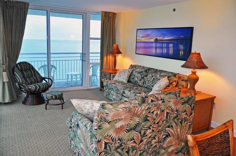 Luxury 3BR Seaside Resort, Fantastic Views, Shop, Dine, Enjoy Condo in North Myrtle Beach
