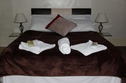 The Crystal Lodge Hotel Bed and breakfast in Croydon