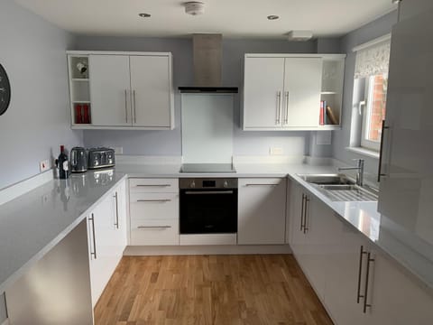 Flat One, 212 Eaglesham Road, East Kilbride, Glasgow Condominio in East Kilbride