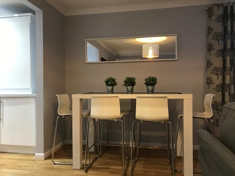 Flat One, 212 Eaglesham Road, East Kilbride, Glasgow Condominio in East Kilbride