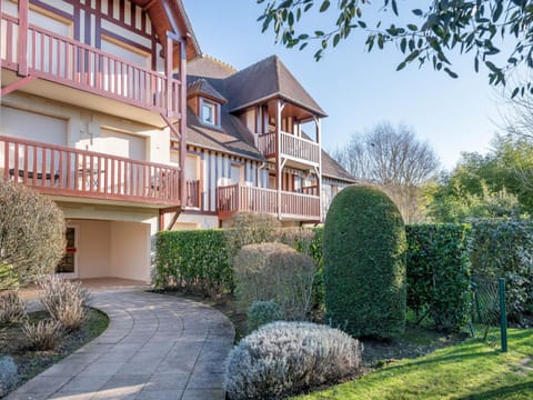 Apartment Domaine de Clairefontaine-3 by Interhome Apartment in Deauville