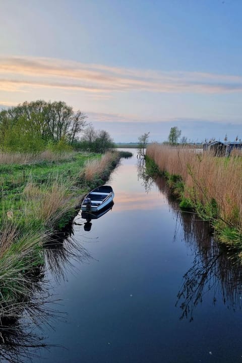 Holiday Home Natuurlijk de Veenhoop by Interhome House in Friesland, Netherlands