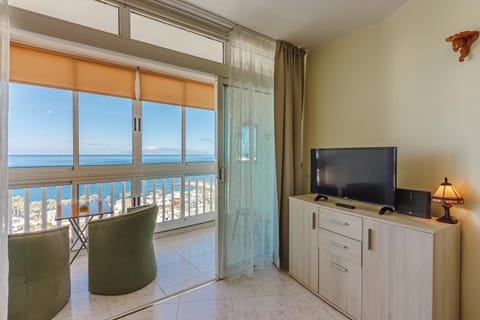 TV and multimedia, Living room, Seating area, Sea view