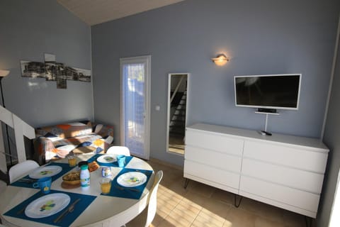 Appartement villa Oceanides 500m de la plage N 8 Condo in Soulac-sur-Mer