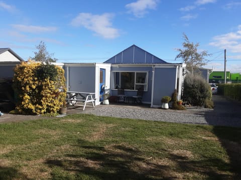 Relax@99 House in Wellington Region