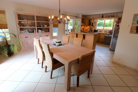 Dining area, kitchen