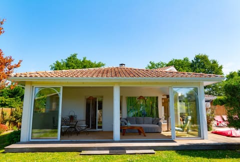 Garden, Living room