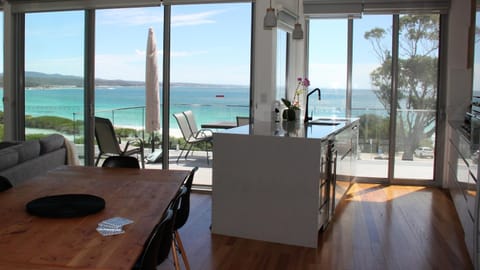 Balcony/Terrace, Kitchen or kitchenette, Dining area, On site, Sea view