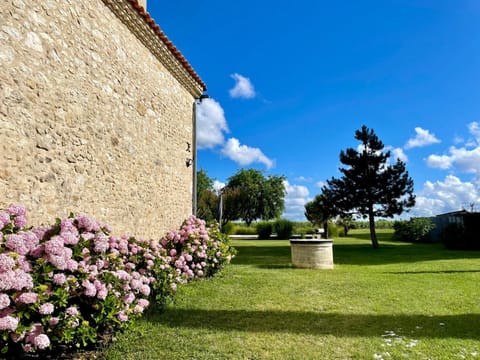 Natursteinhaus mit Pool in idyllischer Umgebung Haus in Nouvelle-Aquitaine