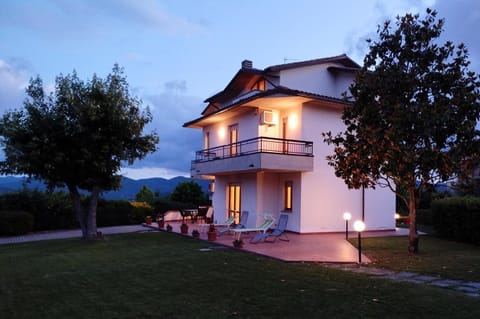 Property building, Patio, Natural landscape, Garden