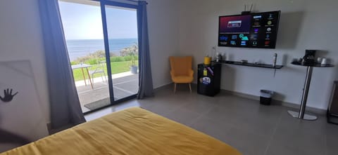 TV and multimedia, View (from property/room), Sea view