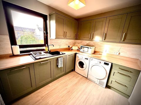 Grampian Serviced Apartments - Ladyhill Neuk - 1 Bedroom Apartment Bed and Breakfast in Elgin