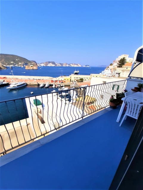 Natural landscape, Balcony/Terrace, Sea view