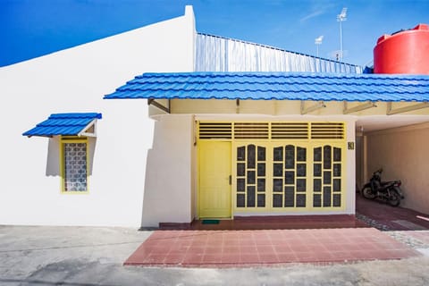 OYO 3252 Lansano Residence Syariah Hôtel in Padang