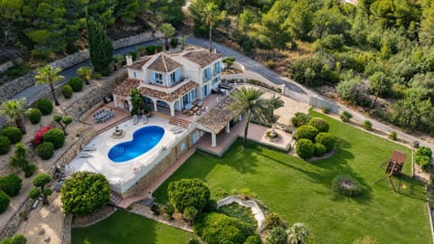Property building, Facade/entrance, Garden, Swimming pool