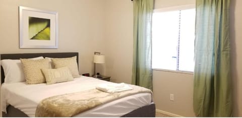 Phoenix I, Minutes to Airport and Downtown Vacation rental in Laveen Village