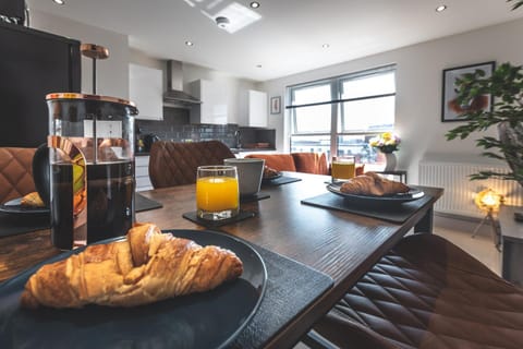 Food and drinks, Dining area, Breakfast