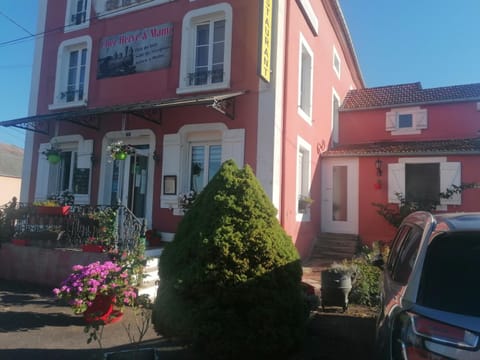 HOTEL DE LA GARE " Chez Hervé et Manu " Hotel in Vosges