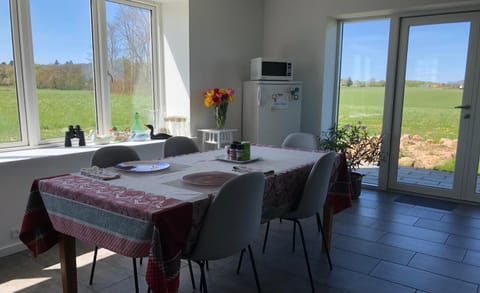 Dining area, Breakfast