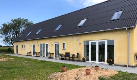 Facade/entrance, Garden view