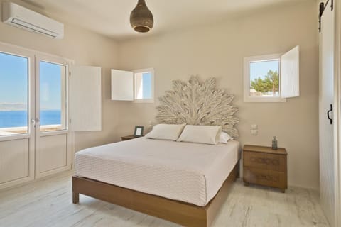 Bed, Photo of the whole room, Bedroom, Sea view