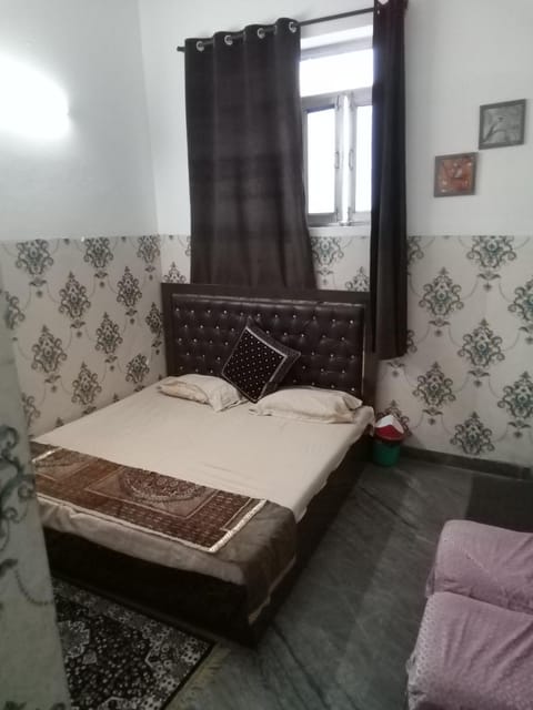 Hotel Raj Mahal Bed and Breakfast in Ludhiana