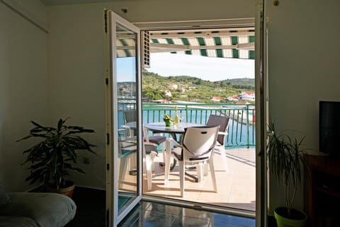 House Klarin Apartment in Tisno