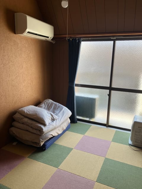 尾道ゲストハウス シータ村 Bed and breakfast in Hiroshima Prefecture