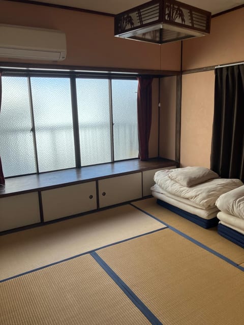 尾道ゲストハウス シータ村 Bed and Breakfast in Hiroshima Prefecture