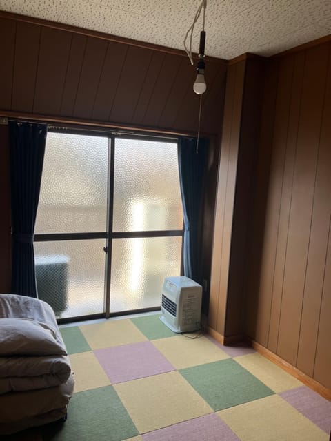 尾道ゲストハウス シータ村 Bed and Breakfast in Hiroshima Prefecture