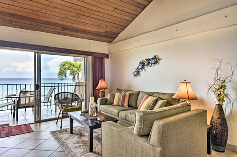 Beachfront Lahaina Condo - Featured on HGTV! Copropriété in Napili-Honokowai