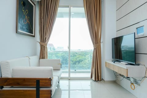 Minimalist and Comfy 1BR CitraLake Suites Apartment By Travelio Apartment in Jakarta