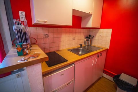 APPART dans HYPER CENTRE (GARE/WIFI/PARKING) Apartment in Troyes