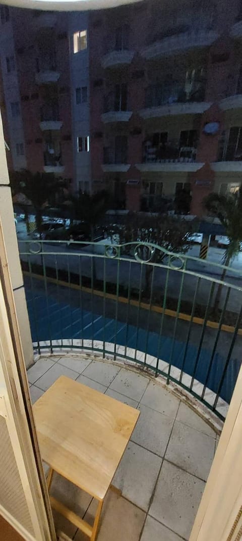 Chateau Elysee a2 near Airport,Wifi Netflix Kitchen Appartement-Hotel in Paranaque