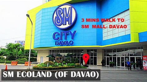 One oasis A2, shortwalk SM MALL Free POOL Kitchen Apartment hotel in Davao City