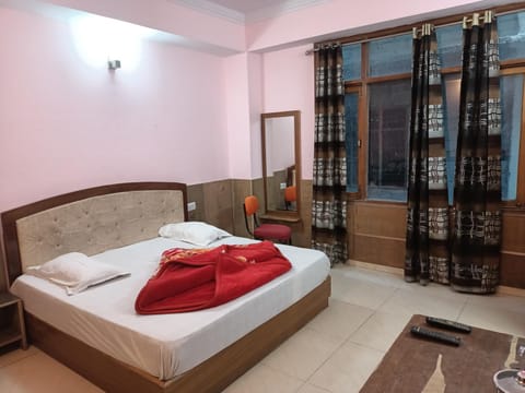 Ivy Stays Hotel in Shimla