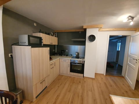 Kitchen or kitchenette, Dining area, Communal kitchen