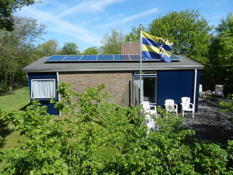 Bungalow in Nes on Ameland with spacious terrace Casa in Nes
