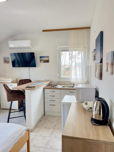 TV and multimedia, Kitchen or kitchenette