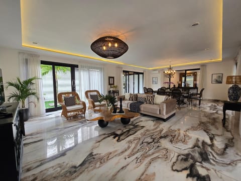 Villa Akasha Luxury 6 bedroom villa near beach Villa in North Kuta