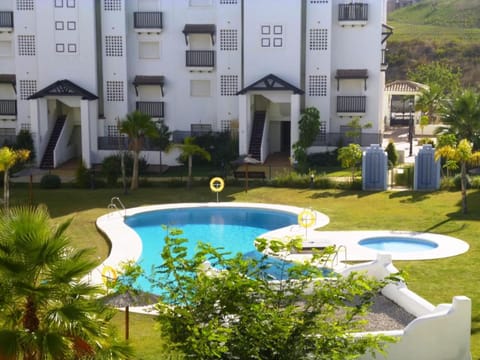 2091- Apt close from all amenities Apartment in San Luis de Sabinillas