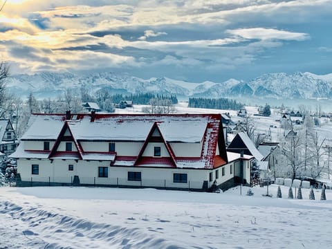 Property building, Neighbourhood, Winter